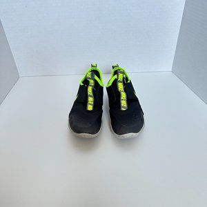 Nike Flexrunner tennis shoes AT4663-019 size 13c